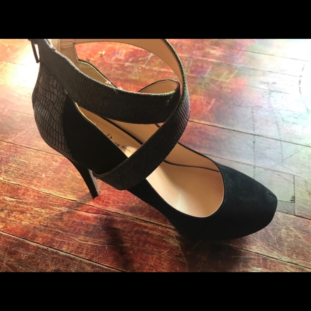 Heels - Picture 2 of 2